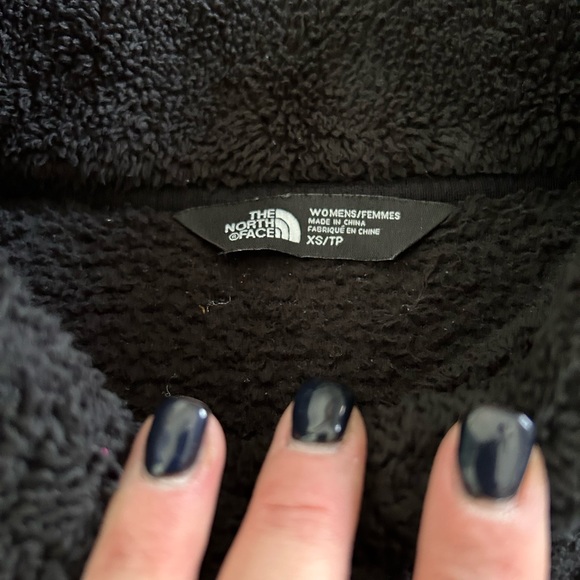 The North Face Pullover - Picture 4 of 5